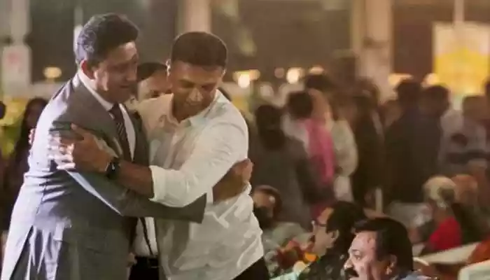 Led by KSCA President Venkatesh Prasad, the association honoured the two legendary Indian cricketers, recognising their contribution to both Indian cricket and