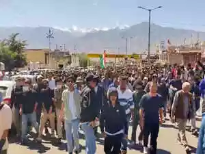 Ladakh LG Kavinder Gupta urged LAB and KDA to resume talks with the Centre, stressing dialogue for resolution. He announced a magisterial probe into the September 24 violence, amidst demands for a judicial inquiry and release of detainees. Curfew eased in Leh, but mobile internet remains suspended.