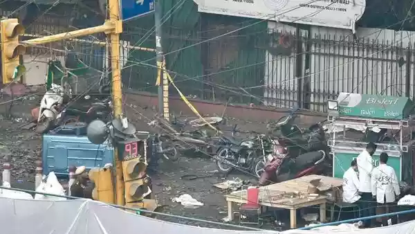 Fresh CCTV footage from inside Lal Quila Metro Station has surfaced, capturing moments just before and after the deadly car blast near Red Fort on November 10