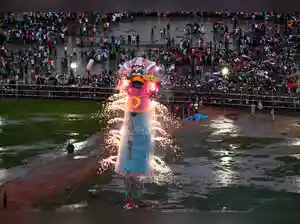 Lankesh Bhakt Mandal in Mathura demands an end to Ravan effigy burning. The group considers this practice an insult to Sanatan Dharma. Members performed an aarti of Ravan's idol on the Yamuna river bank. They recited mantras seeking wisdom for society. The mandal president stated burning effigies causes pollution and accidents. He called it a sin.