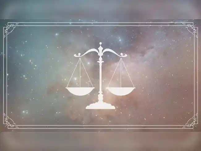 Libra Daily Horoscope: The Moon in the Aquarius sign with Rahu brings. This focuses on joy and creative expression. Mercury and Mars in your sign sharpen your intellect and give energy to your communication and actions. Venus in Leo boosts friendships and social charm, while Jupiter in Gemini expands opportunities through higher learning. Saturn retrograde in Pisces asks you to balance responsibilities with self-care.