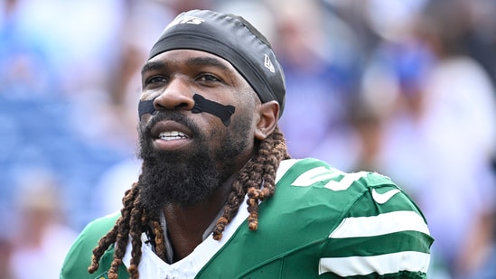 Linebacker CJ Mosley, who has represented teams like Baltimore Ravens, New York Jets, announced his retirement decision after he turned 33 on Thursday, June 19 Five-time Pro Bowl linebacker CJ Mosley is retiring from the National Football League (NFL) after a stellar career spanning over a decade. A standout performer for the Baltimore Ravens and the New York Jets, he announced the decision on June 19, the day of his 33rd birthday, CBS Sports reported. Mosley shared a video of his career highlights on Instagram to announce his decision.