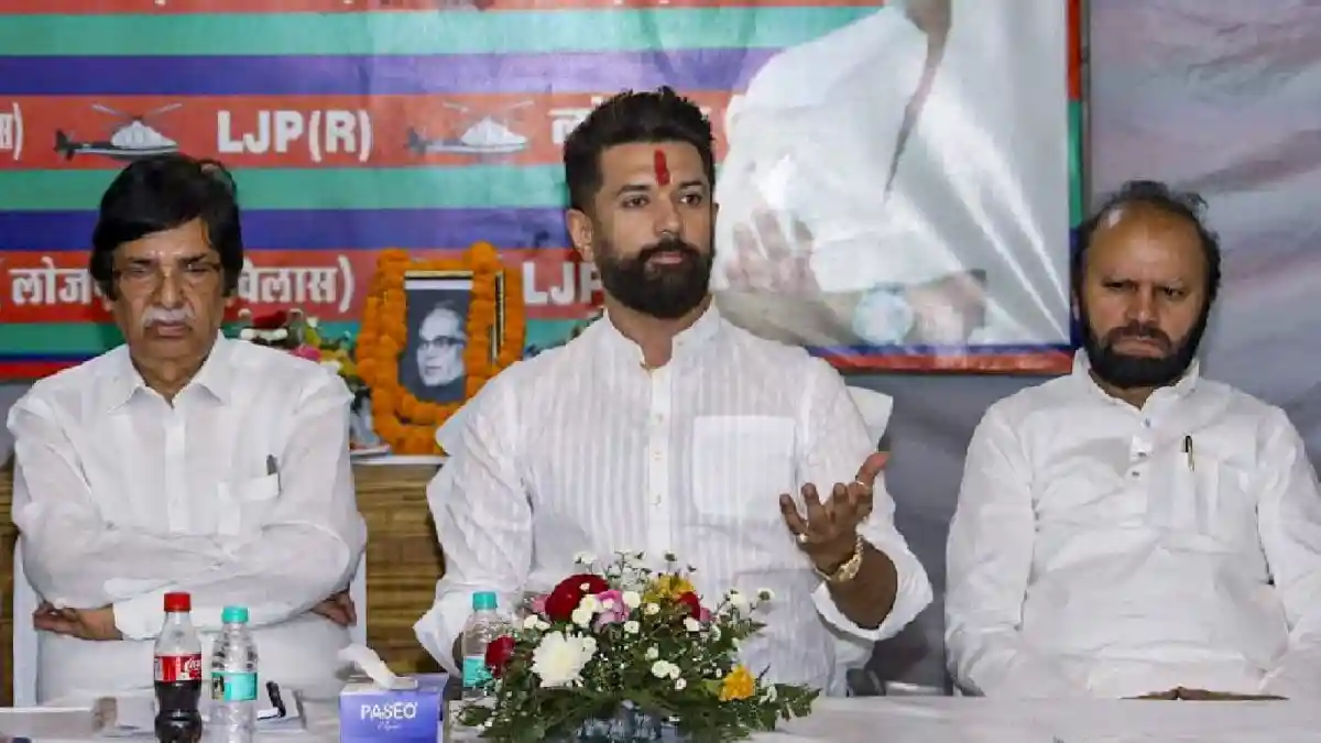 Lok Janshakti Party (Ram Vilas) (LJP) party chief Chirag Paswan on Saturday night told party members that they stand firmly with the National Democratic Alliance (NDA) and urged them to work to strengthen Prime Minister Narendra Modi's hand to ensure the welfare of Bihar.Lok Janshakti Party (Ram Vilas) (LJP) party chief Chirag Paswan on Saturday night told party members that they stand firmly with the National Democratic Alliance (NDA) and urged them to work to strengthen Prime Minister Narendra Modi's hand to ensure the welfare of Bihar.“We stand firmly with the NDA. (There is need to) strengthen Prime Minister Modi's hands for Bihar's welfare,