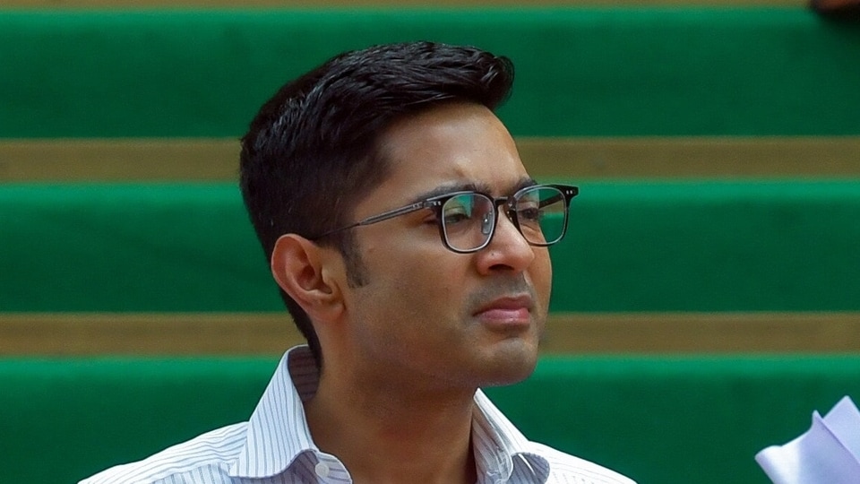 <h4>20 rebel TMC MPs get Lok Sabha notices on Abhishek Banerjee’s disqualification plea, seeks response within 7 days</h4><h4>The