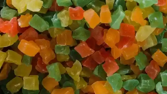 Creatine is a natural source of energy that helps skeletal muscles contract. According to the Cleveland Clinic, half of the body's supply of creatine (1-2g per