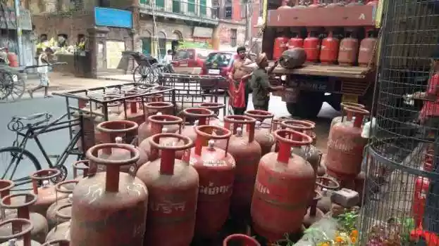 <strong>LPG, CNG, PNG prices today:</strong> Concerns continue over the pricing of LPG, CNG, and PNG following the United States’ decision not to