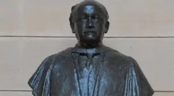 PM Modi announces that the Edwin Lutyens statue at Rashtrapati Bhavan will be replaced by C Rajagopalachari, India’s first governor-general