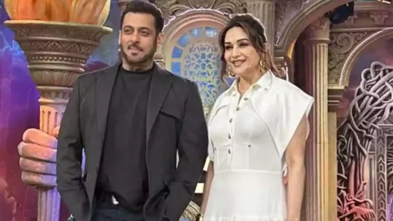 Salman Khan and Madhuri Dixit gave Bollywood one of its most iconic on-screen pairings in Hum Aapke Hain Koun. The chemistry between Prem and Nisha was