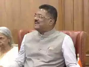 Maharashtra Transport Minister calls meeting on mandatory Marathi for commercial passenger vehicle drivers
