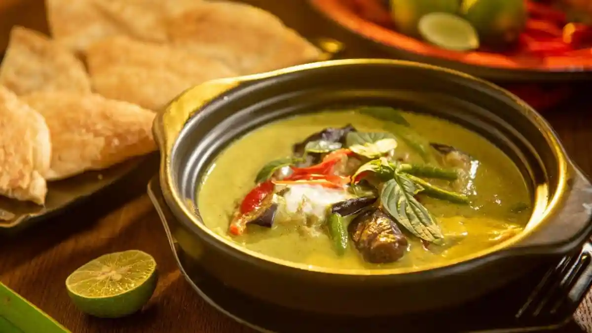 Malaika Arora, in a recent interview, mentioned that she is a massive fan of two Thai dishes. She spoke about her love for green Thai curry rice and mango