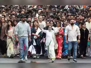 Mamata Banerjee leads protest march against ED raids ahead of 2026 Bengal polls