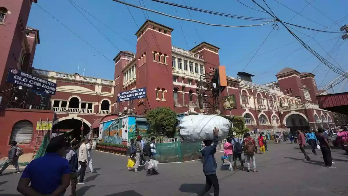 Think Bengal, and Howrah is one name that immediately comes to mind. The iconic Howrah Station has long been a symbol of the state and a recurring presence in