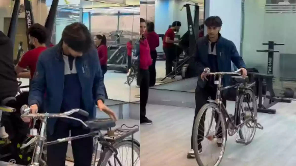 A young man brought a regular cycle to the gym after claiming that the trainer and the gym owner asked him to pay extra fees for cardio exercises