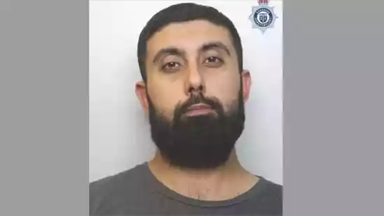 Man makes fake Tinder profile of ex-girlfriend