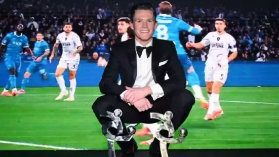 Scott McTominay doesn't seem to be losing any sleep over leaving Manchester United. In fact, he's probably wondering why he didn't pack his bags for Naples