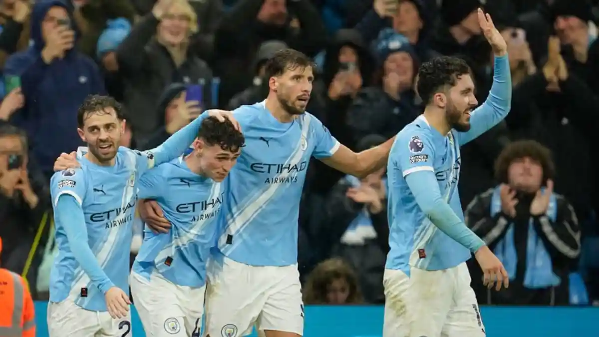 Manchester City reignited the Premier League title race with a commanding 3-0 victory over Sunderland, closing the gap on leaders Arsenal to just two points