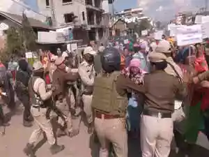 Clashes erupted in Manipur's Imphal East district as displaced persons marched towards their abandoned homes, protesting the government's organization of the
