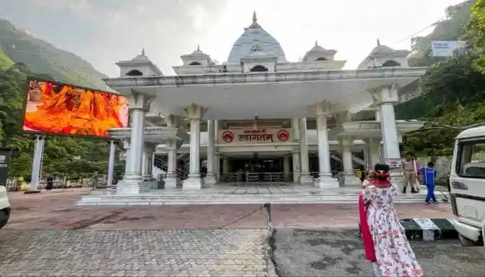 Mata Vaishno Devi Yatra is suspended Oct 5 to 7, 2025, due to severe weather/landslide threats, the SMVDSB announced. Pilgrimage will tentatively resume on October 8. Check official advisory here. The yatra to the Mata Vaishno Devi shrine has been canceled for three days from Sunday, October 5, in response to an official weather warning of unfavorable weather on the Trikuta hills of Jammu and Kashmir's Reasi district.