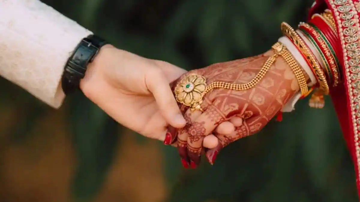 Matrimonial apps have always been part of India's matchmaking scene for a long time. Platforms like Shaadi.com and Jeevansathi have helped numerous people find their ideal partners. Now, one more name is joining the list: Knot.dating. But there's a twist.Matrimonial apps have always been part of India's matchmaking scene for a long time. Platforms like Shaadi.com and Jeevansathi have helped numerous people find their ideal partners. Now, one more name is joining the list: Knot.dating. But there's a twist.The application gained attention after a lawyer shared a video on Instagram discussing it. Her post has since sparked widespread conversation online.<strong>AI Matrimonial App For “Top 1% Men