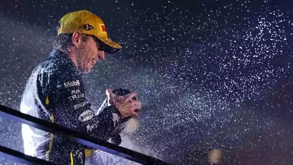 Max Verstappen wins Las Vegas Grand Prix as FIA probes McLaren racers