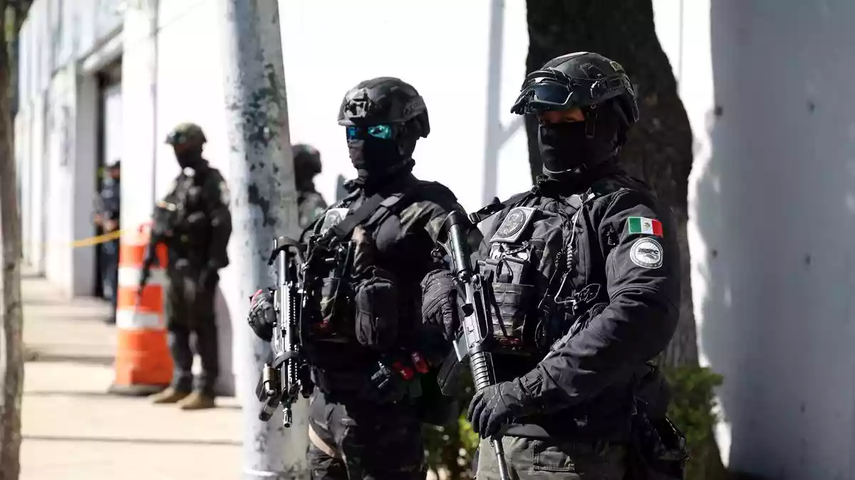 Mexico deploys 10