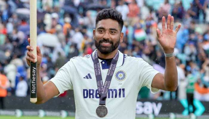 Mohammed Siraj got inspired from Cristiano Ronaldo wallpaper and led India to a thrilling six-run win over England in the fifth Test at the Oval on Monday. Lion-hearted Mohammed Siraj starred with his sensational five-wicket haul (5/104) as India registered a thrilling 6-run win over England in the fifth and last Test at the Oval to level the five-match series 2-2 on Monday. Both teams entered the fifth day of Oval Test with victory in sight - England needed just 35 runs, while India required 4 wickets. But India produced a remarkable performance, led by Mohammed Siraj and Prasidh Krishna. Siraj claimed a brilliant five-wicket haul while Krishna picked up four crucial wickets to guide India to a thrilling victory in a nail-biting finish.