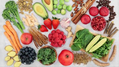 Most of us know the textbook definition of healthy eating: load up on greens, cut down on fried food, drink more water. But when it comes to everyday life, those broad rules often feel too vague to follow. What really helps are the tiny food tweaks or practical habits that don't demand an overhaul of your lifestyle yet quietly transform the way your body functions.