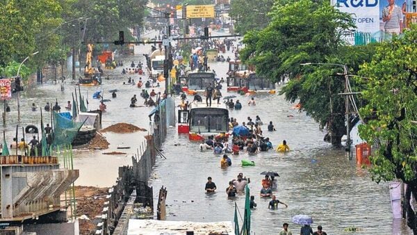 Mumbai: As heavy rainfall continues to lash several parts of Maharashtra, educational institutions in Thane, Panvel, Navi Mumbai, and Lonavala have been instructed to remain shut on Thursday. However, schools and colleges in Mumbai are expected to operate as usual, as the BMC has not declared a holiday for today.