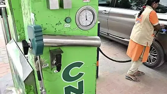 Compressed Natural Gas (CNG) pumps in Mumbai witnessed long queues for re-fuelling on Monday (November 17, 2025) after a major gas pipeline was damaged