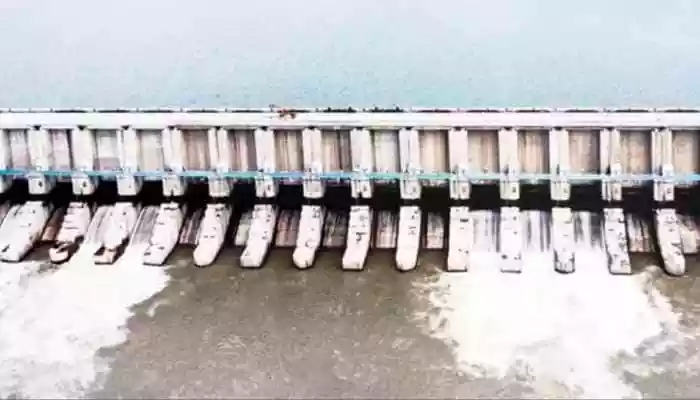 Mumbai faced a 600–1000 MLD water deficit. BMC is fast-tracking Gargai Dam, Pinjal Dam & Damanganga-Pinjal Link + 200 MLD Colaba desalination plant to