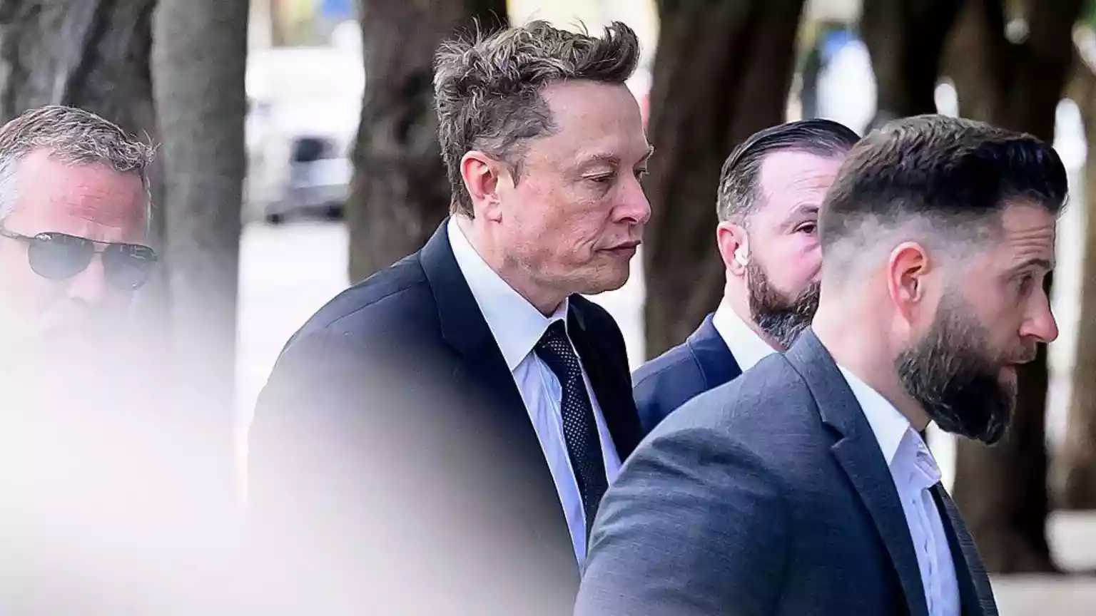 Musk tells jury
