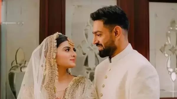 Muzna Masood Malik made headlines on Tuesday after she supported her husband's Haris Rauf's provocative gestures during the India vs Pakistan Super 4 clash in the ongoing Asia Cup 2025. If the group stage India vs Pakistan clash was marred by the handshake row, Rauf grabbed attention on Sunday with his hand gestures towards Indian fans, which went viral.