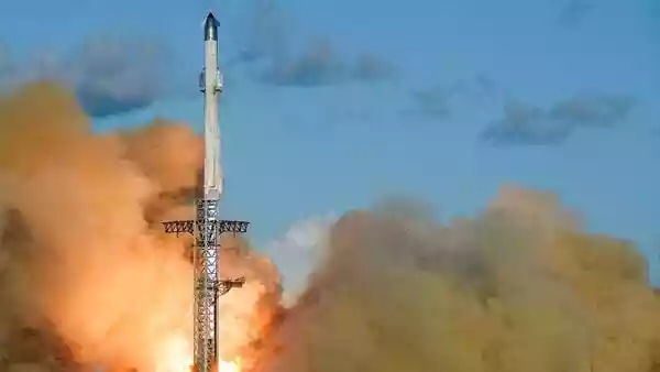 NASA to ditch SpaceX for moon-landing mission