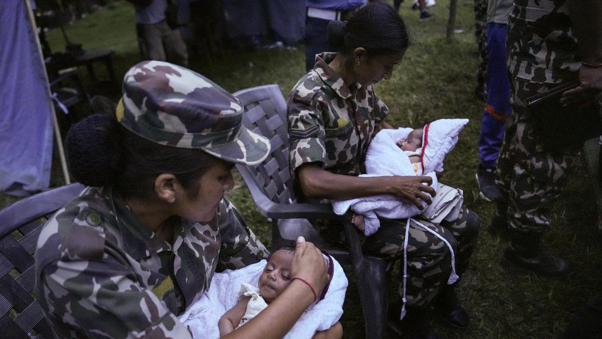 The administration has sounded a high alert in Maharajganj and Kushinagar districts of Uttar Pradesh and stepped up monitoring of the Gandak and other water