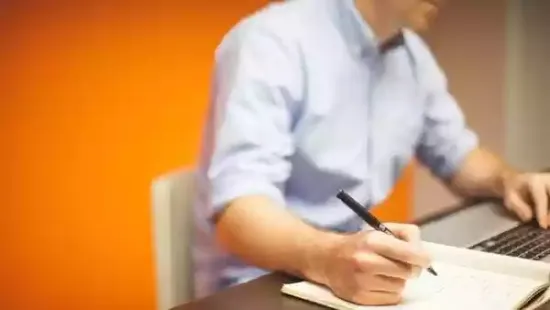 A Reddit user facing a layoff shared a post about their struggle with accepting a demanding role at a startup or starting the new year without a job