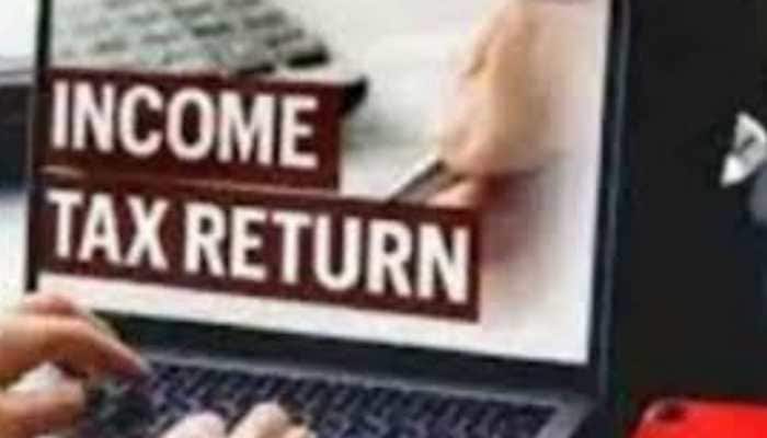 New Delhi: Many taxpayers delay filing their income tax returns (ITRs) until the last moment, causing delayed refunds, avoidable stress, and potential penalties. Despite the simplification of the process over the years, procrastination remains common.
