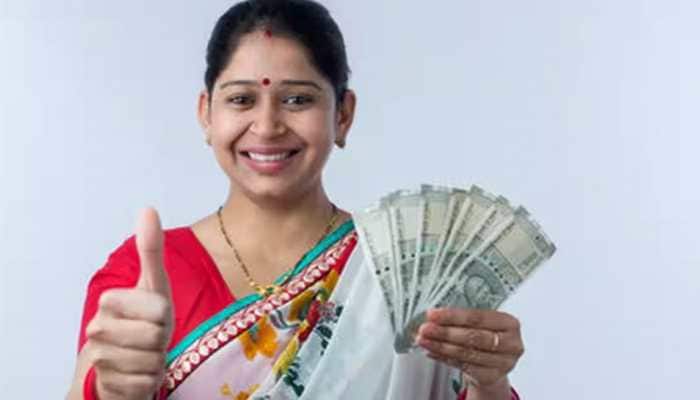 New Delhi: The LIC Bima Sakhi Yojana is a special scheme for women, started in December last year. It is for women aged 18 to 70 years and offers training to help them become life insurance agents. Under this scheme, trained women from Self Help Groups (SHGs) will work as 'Bima Sakhis' in their villages to help people get insurance and social security benefits.