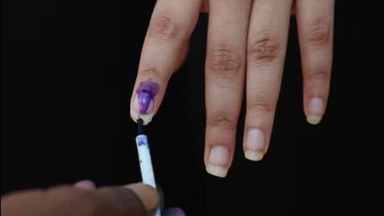 New Delhi: The number of applications filing claims, objections and fresh enrolment forms in Bihar has nearly doubled since the Supreme Court directed the Election Commission of India (ECI) to publish details of deleted names from the electoral rolls and accept Aadhaar for claims on August 14.