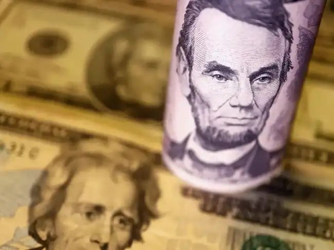 New York's STAR program, backed by a $2.2 billion budget, offers property tax relief to eligible homeowners through credits and exemptions. Governor Hochul announced the second phase, providing checks from $350 to $1,500 based on income and age. Long Island has the highest number of beneficiaries, with the program aiming to ease financial burdens for New Yorkers.