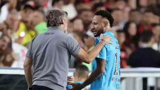 Neymar explodes on referee