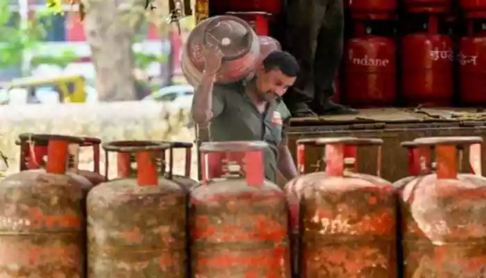 No fuel shortage at retail outlets