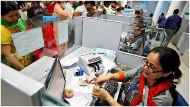 Not SBI, HDFC, PNB, Axis, or ICICI, THIS bank holds the title for ‘Best Bank in India’, it is…, was founded by…