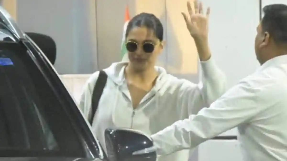 Nothing can dull Deepika Padukone's glow, not even controversies. Hours after she made headlines for speaking out against Bollywood's double standards, the actress was seen exuding boss-lady charm at the Mumbai airport. Dressed in a chic, beige co-ord set, Deepika looked effortlessly stylish as she exited the General Aviation Terminal at Kalina, Santacruz. She paired her look with oversized sunglasses and her signature sleek bun, smiling and waving at paparazzi who eagerly captured her first public appearance since the viral interview with CNBC-TV18.Nothing can dull Deepika Padukone's glow, not even controversies. Hours after she made headlines for speaking out against Bollywood's double standards, the actress was seen exuding boss-lady charm at the Mumbai airport.Dressed in a chic, beige co-ord set, Deepika looked effortlessly stylish as she exited the General Aviation Terminal at Kalina, Santacruz. She paired her look with oversized sunglasses and her signature sleek bun, smiling and waving at paparazzi who eagerly captured her first public appearance since the viral interview with CNBC-TV18.