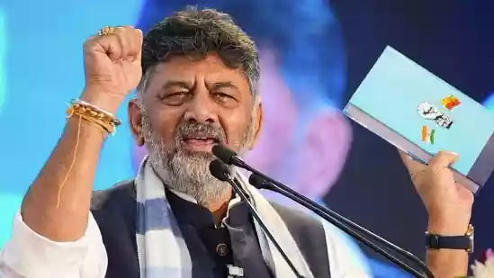 Amid renewed chatter over a leadership rift within the Karnataka Congress, a fresh twist emerged on Friday when prominent Vokkaliga spiritual leader