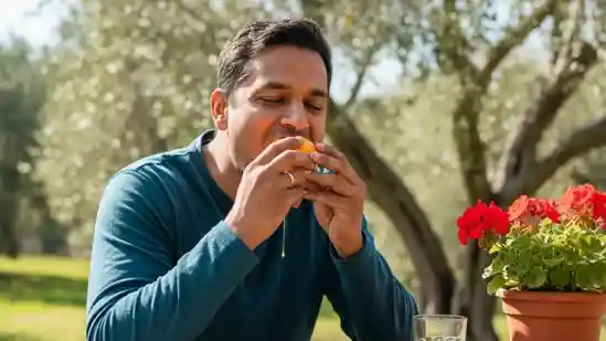 Boost your immune system, mood, and weight loss efforts with powerfu and tasty superfoods from the winter season. Whether it's a juicy oranges or some sesame