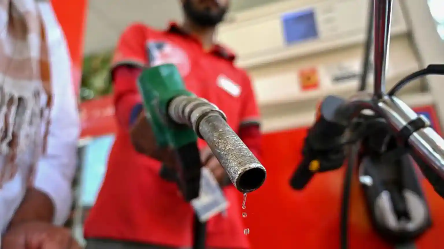 Oil prices rose on Monday morning in Asia after plans for a second round of peace talks between the US and Iran stalled again. Brent, the global benchmark