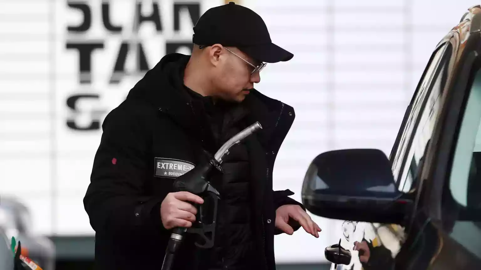 Oil rises above $115 and Asia shares slide as Iran war enters fifth week