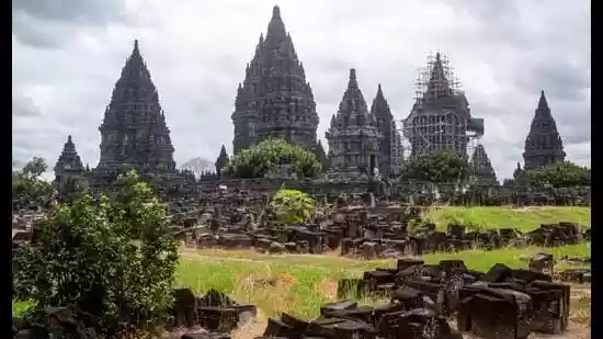 On a flying visit to Colombo last week, I gave the inaugural keynote address at an international conference on the cultural footprint of India across South and South-East Asia. In the annals of world history, there must be no other example of this kind of sanskritic vistaarvaad or cultural amplification, which continued over a millennium and a half — from roughly the 6th century BCE to the 12th century CE.