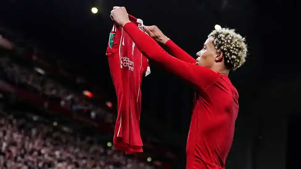 On a night when Liverpool celebrated the goalscoring arrival of their record signing Alexander Isak, a moment of madness has proved costly for their other in-form forward.</b> Hugo Ekitike scored the winner in Tuesday's 2-1 victory against Southampton to progress to the fourth round of the Carabao Cup.