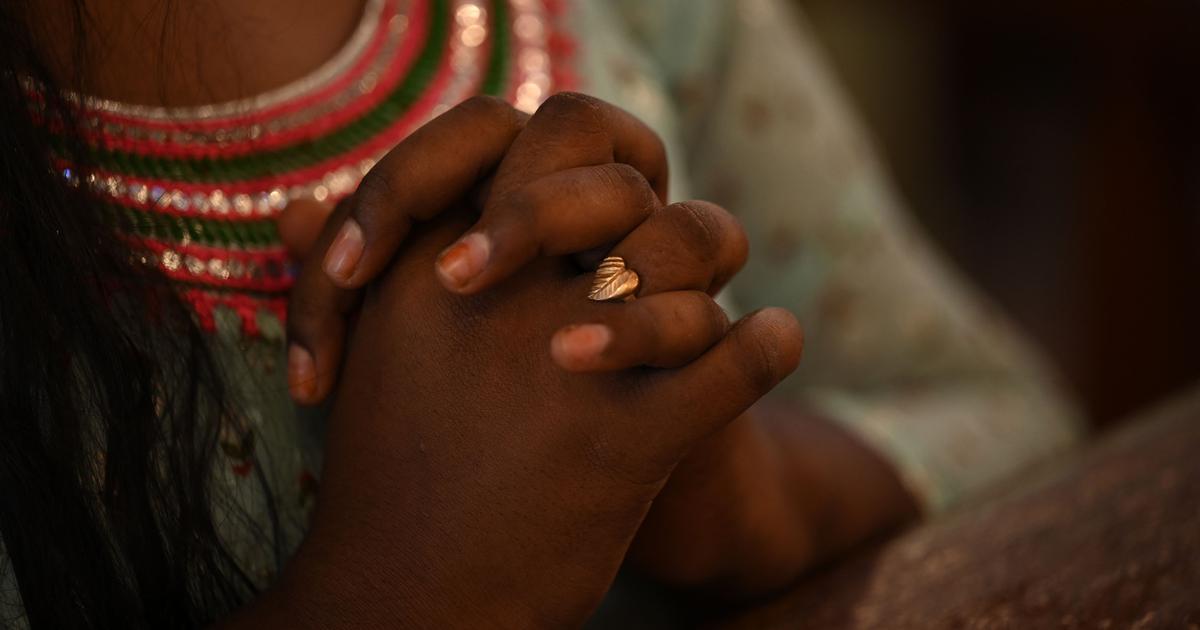 On August 14, the police in Raipur, Chhattisgarh, held a meeting with nearly a hundred pastors of Pentecostal churches in the district. In the meeting, the police told the pastors that all house churches in Raipur were to stop functioning until they sought permission from the district collector to operate.